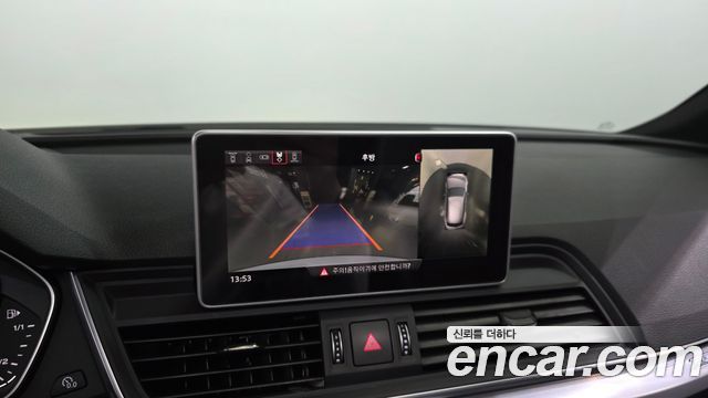 Audi Q5 2020 — photo 22
