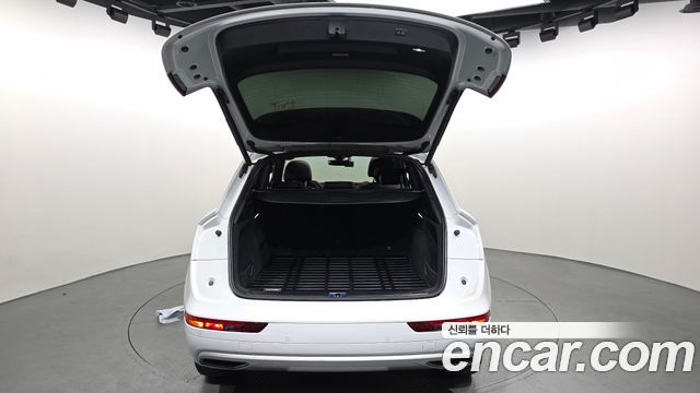 Audi Q5 2020 — photo 26