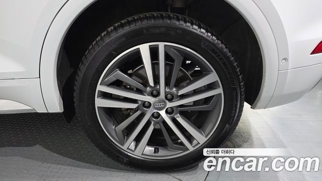 Audi Q5 2020 — photo 7