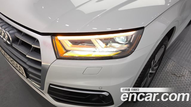 Audi Q5 2020 — photo 8