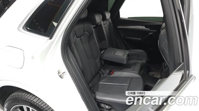 Audi Q5 2020 — photo 16