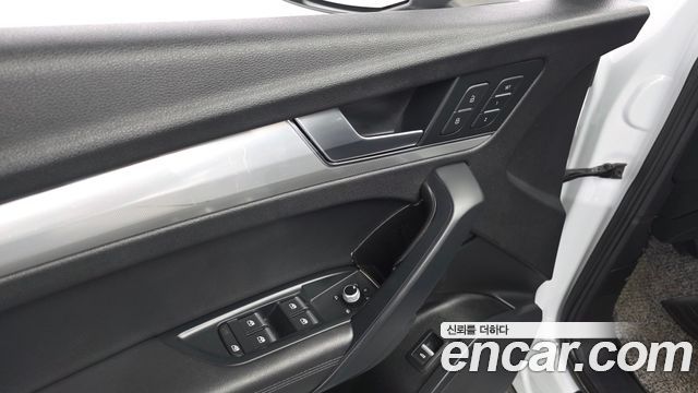 Audi Q5 2020 — photo 27