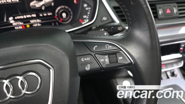 Audi Q5 2020 — photo 28