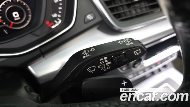 Audi Q5 2020 — photo 29