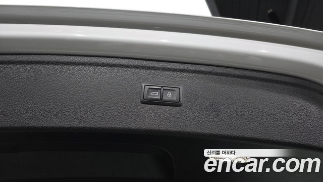 Audi Q5 2020 — photo 33