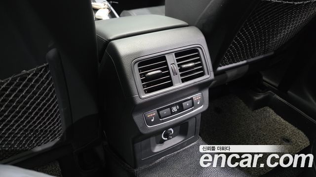 Audi Q5 2020 — photo 36