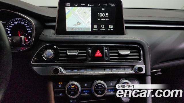 Genesis G70 2019 — photo 18