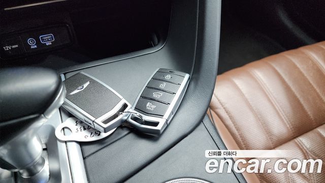 Genesis G70 2019 — photo 21
