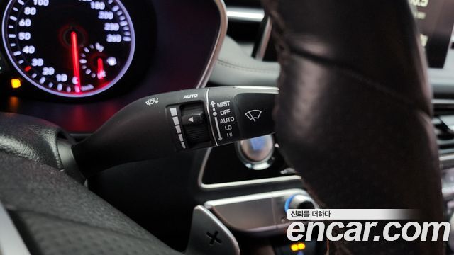Genesis G70 2019 — photo 29