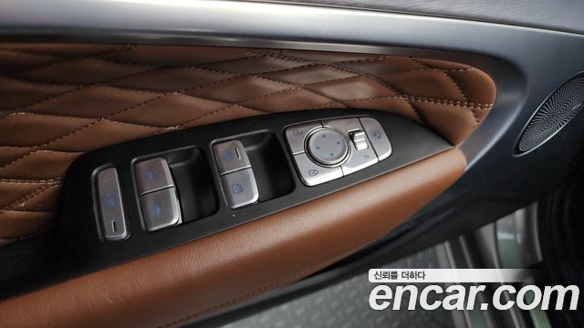 Genesis G70 2019 — photo 32