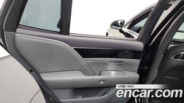 Genesis G90 2022 — photo 15