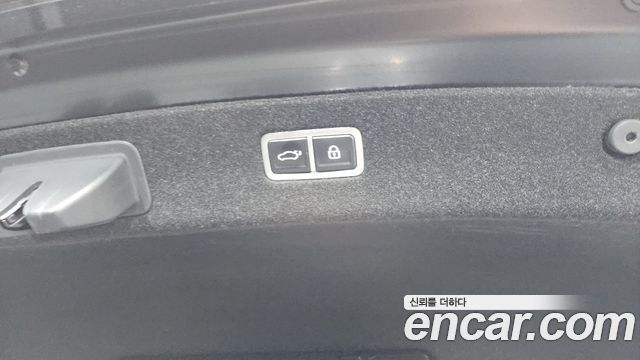 Genesis G90 2022 — photo 30