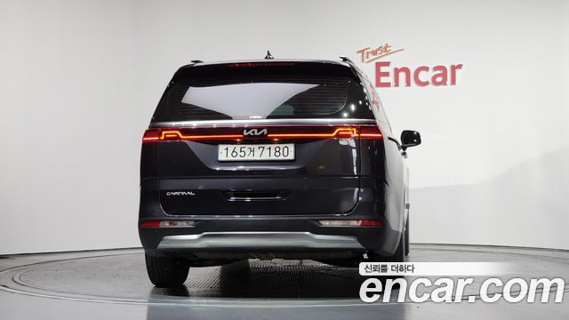 Kia Canival 2023 — photo 4