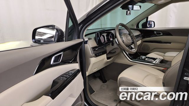 Kia Canival 2023 — photo 10