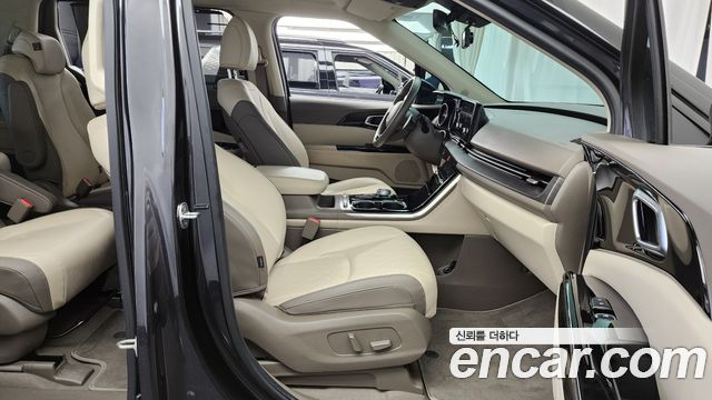 Kia Canival 2023 — photo 11