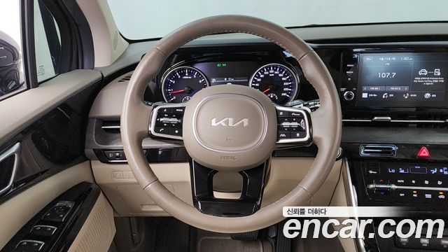Kia Canival 2023 — photo 13