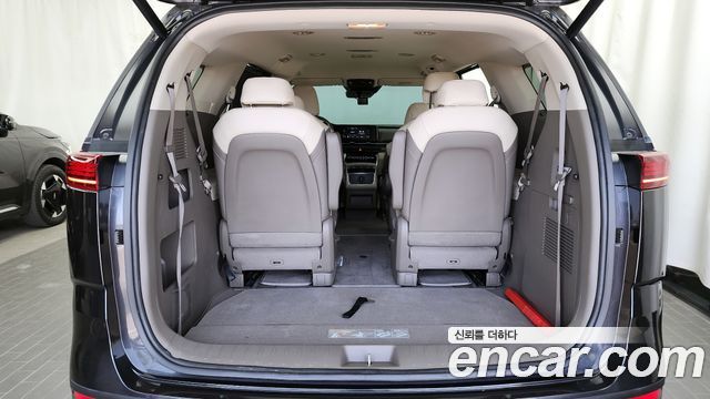 Kia Canival 2023 — photo 20