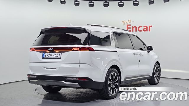 Kia Canival 2022 — photo 2