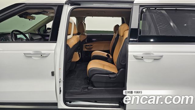 Kia Canival 2022 — photo 17