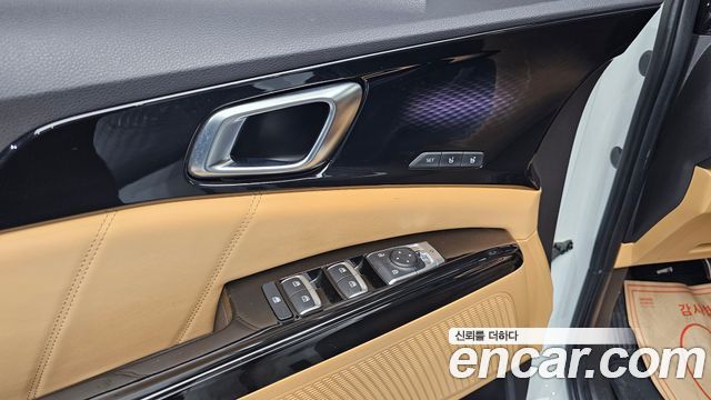 Kia Canival 2022 — photo 16