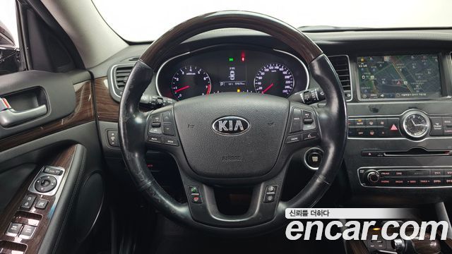 Kia K7 2016 — photo 13