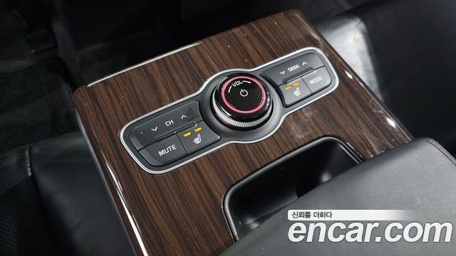 Kia K7 2016 — photo 19