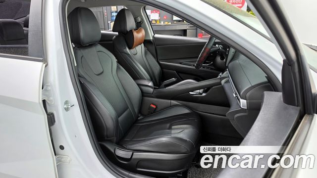 Hyundai AVANTE 2021 — photo 11