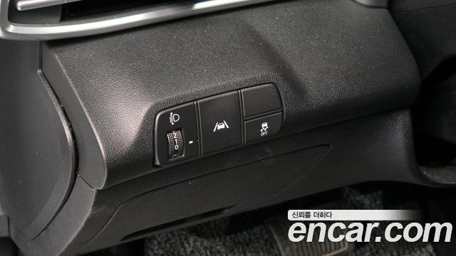 Hyundai AVANTE 2021 — photo 17