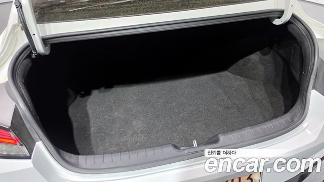 Hyundai AVANTE 2021 — photo 20