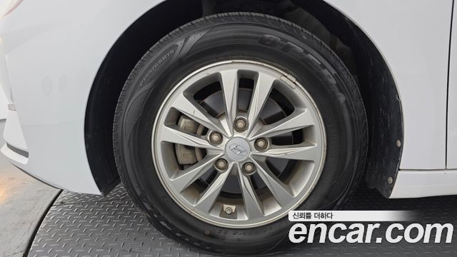 Hyundai AVANTE 2020 — photo 5