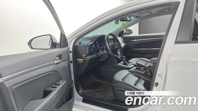 Hyundai AVANTE 2020 — photo 17