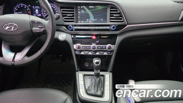 Hyundai AVANTE 2020 — photo 21