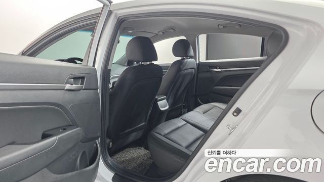 Hyundai AVANTE 2020 — photo 24