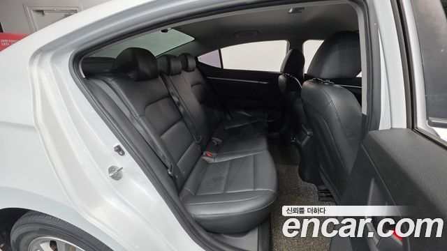 Hyundai AVANTE 2020 — photo 25