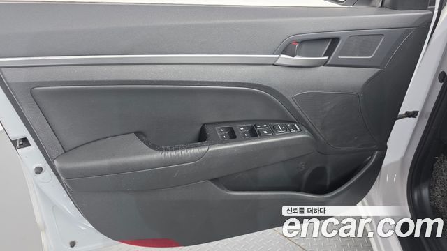 Hyundai AVANTE 2020 — photo 14