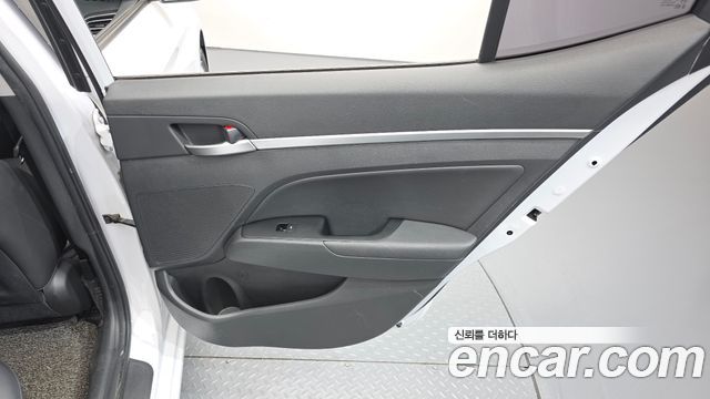 Hyundai AVANTE 2020 — photo 15