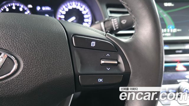 Hyundai AVANTE 2020 — photo 27