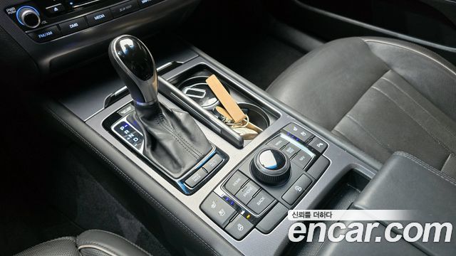 Hyundai Genesis 2015 — photo 9