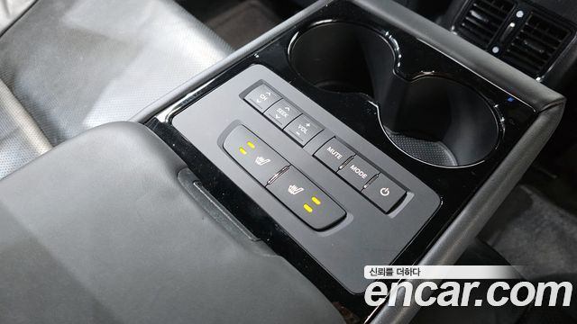 Kia K7 2011 — photo 18