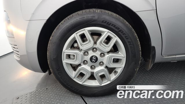 Hyundai Staria 2025 — photo 5