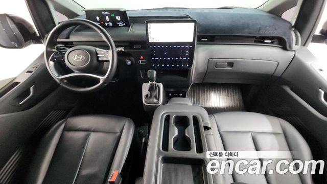 Hyundai Staria 2025 — photo 7