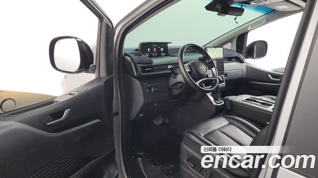 Hyundai Staria 2025 — photo 10