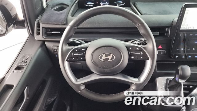 Hyundai Staria 2025 — photo 12