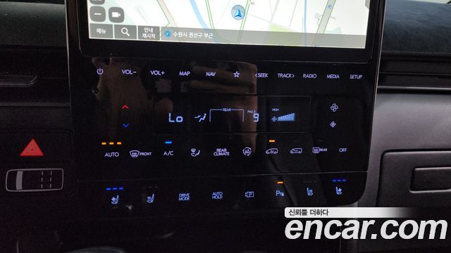 Hyundai Staria 2025 — photo 16
