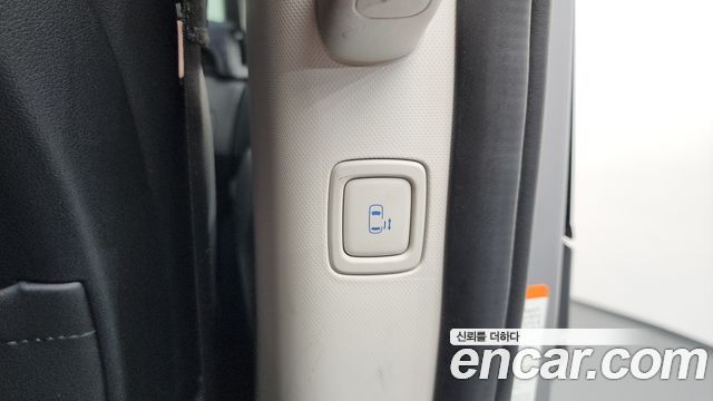 Hyundai Staria 2025 — photo 18