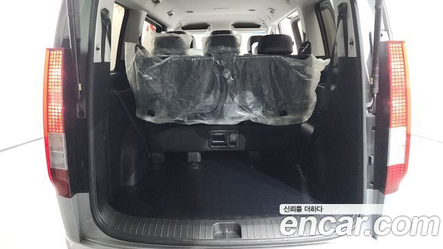 Hyundai Staria 2025 — photo 20