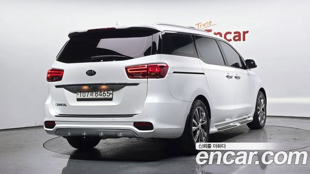 Kia Canival 2019 — photo 2