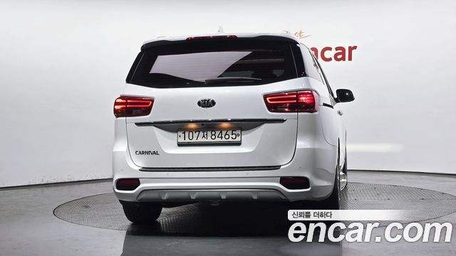 Kia Canival 2019 — photo 4