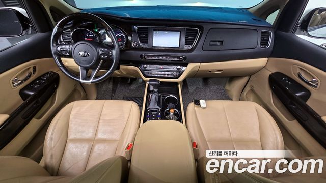 Kia Canival 2019 — photo 10