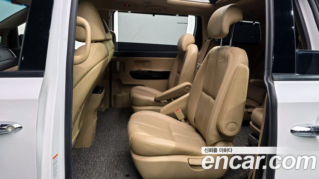 Kia Canival 2019 — photo 18